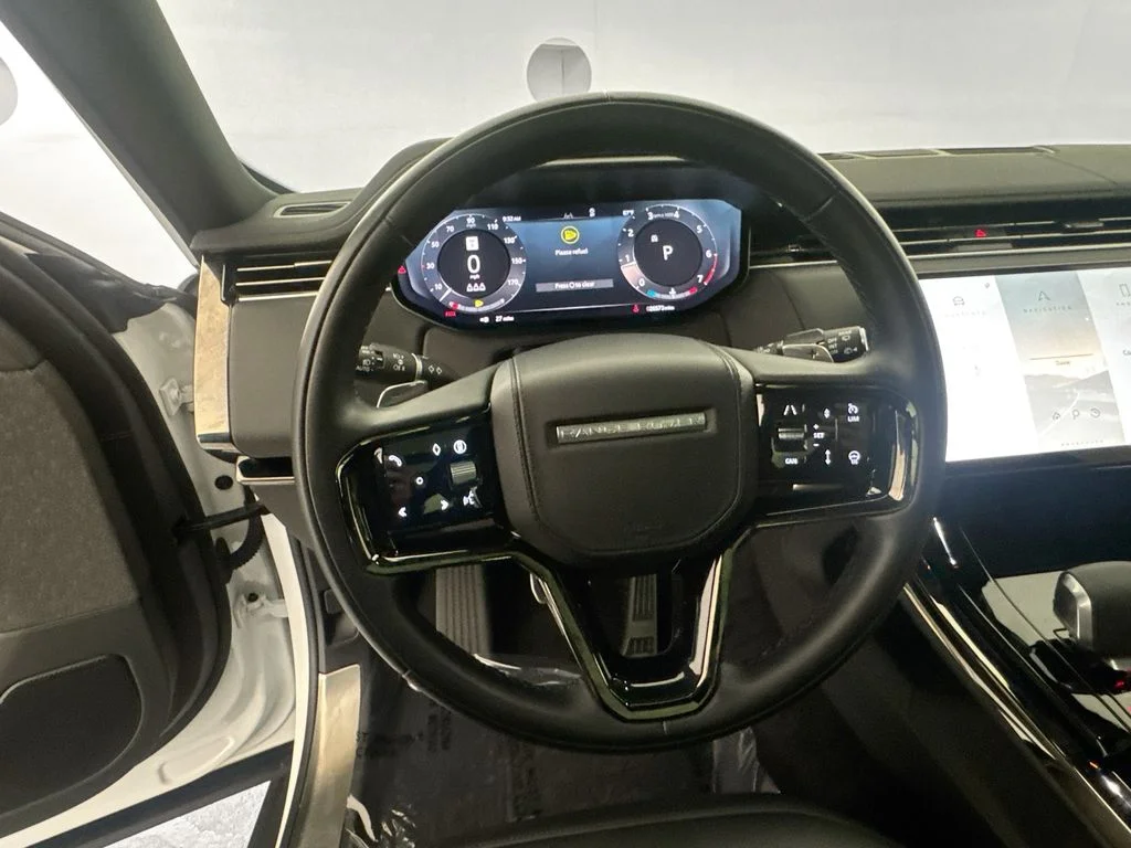 Used 2024 White Land Rover Dynamic SE image 11