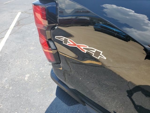 2025 Chevrolet Colorado LT - Photo 14