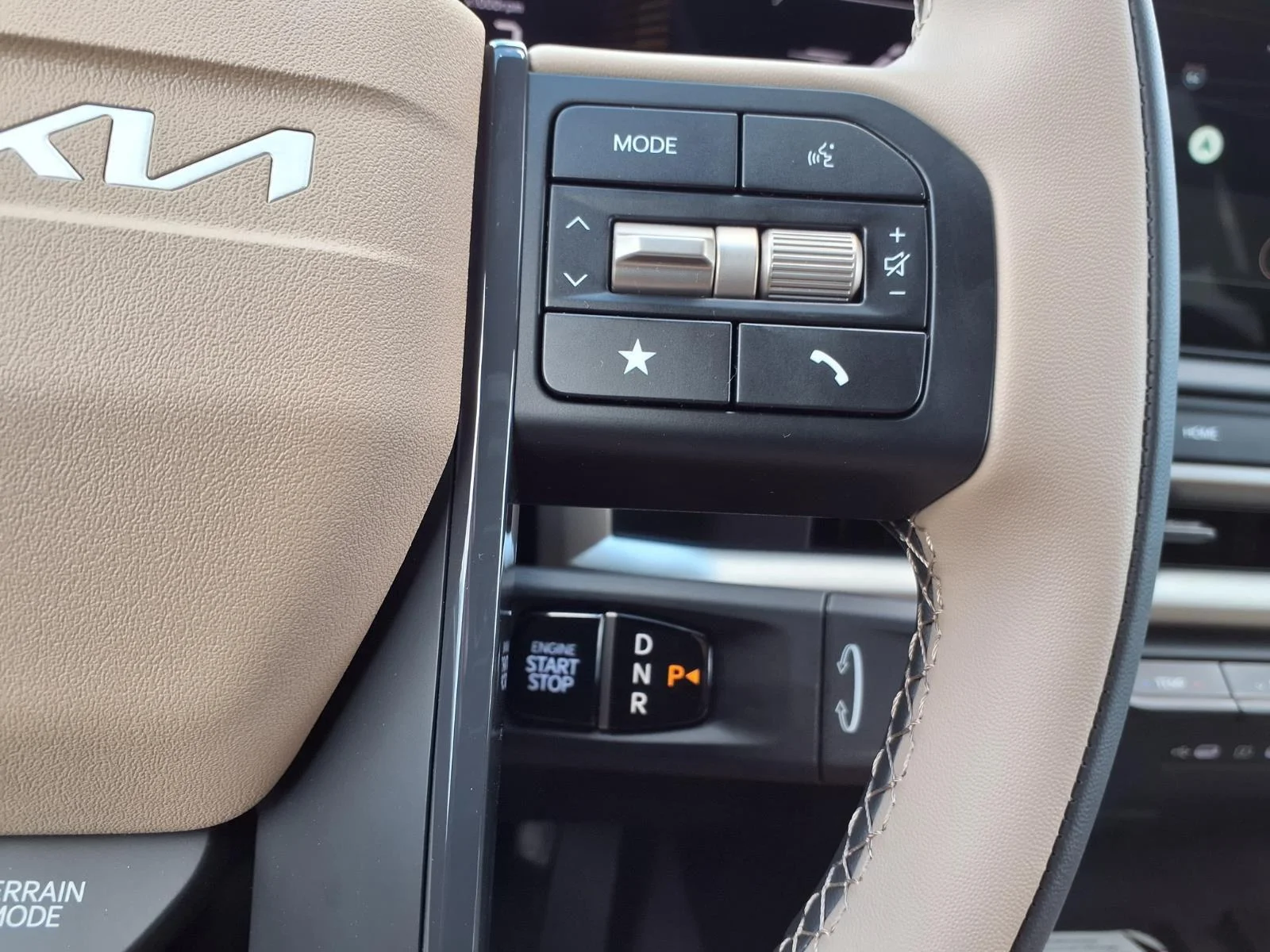 New 2027 Glacial White Pearl Kia EX image 8