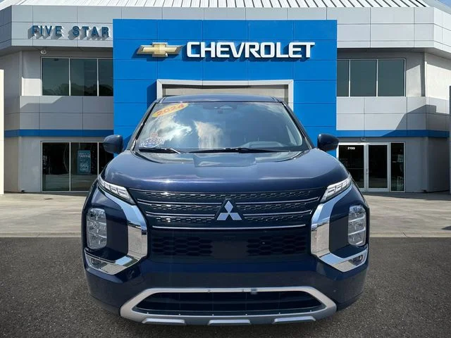 Used 2024 White Mitsubishi SE image 2
