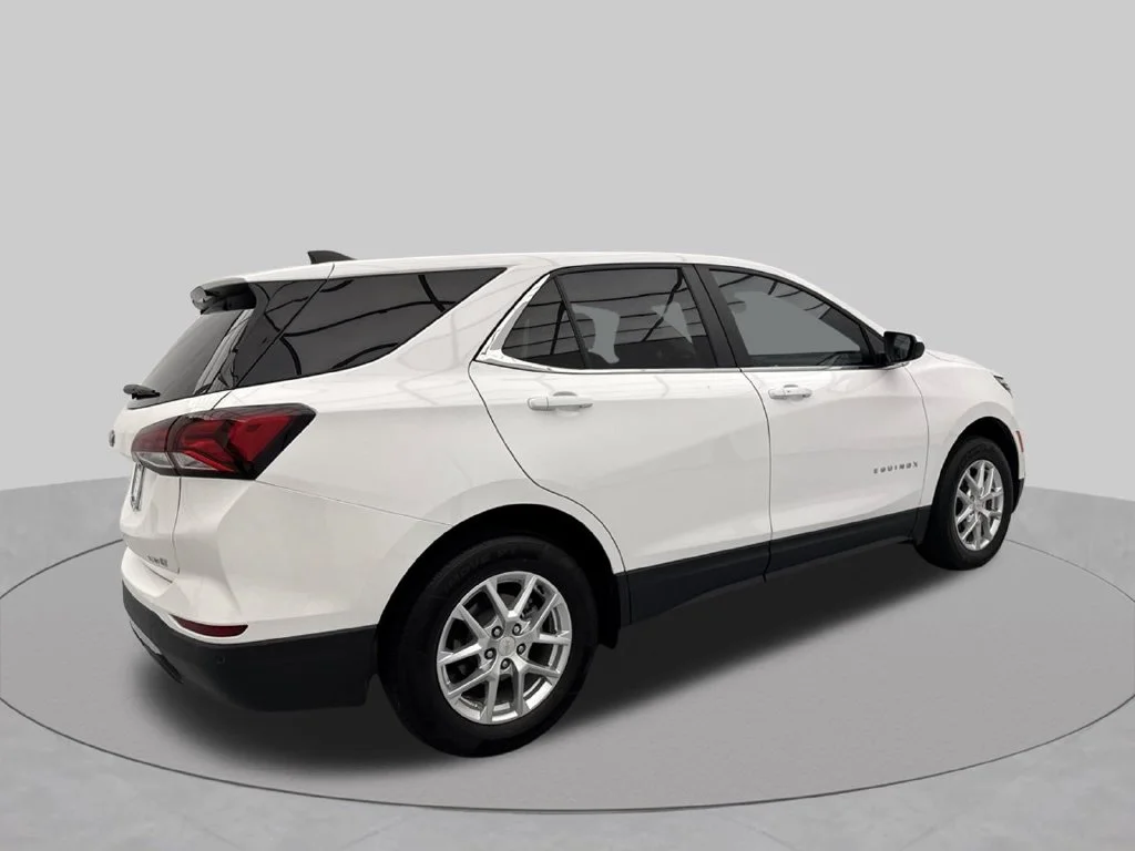 2024 Chevrolet Equinox LT SUV Slide 13