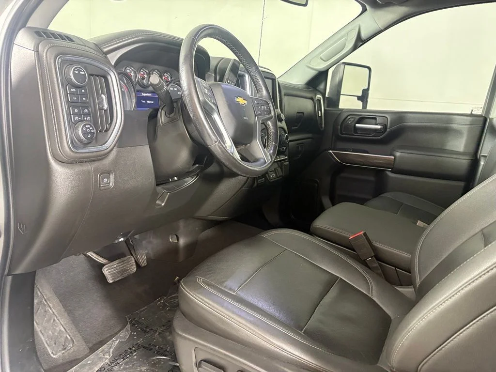 Used 2022 Silver Chevrolet LTZ image 27