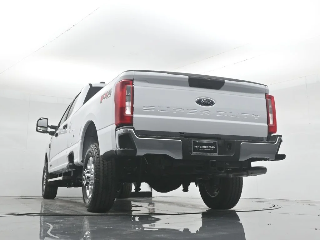New 2026 Oxford White Ford XLT image 53