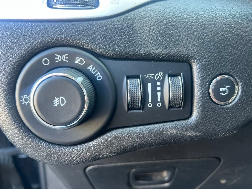 Used 2018 Black Jeep Trailhawk image 22