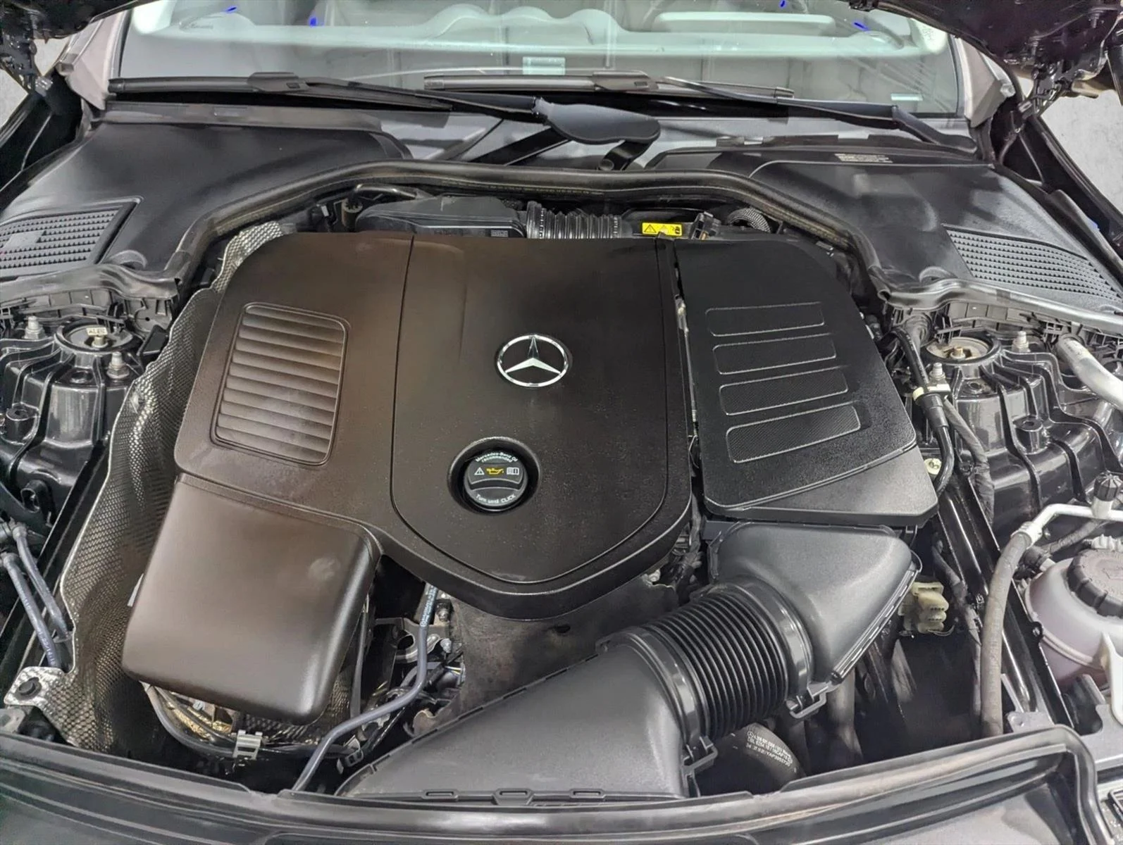 Used 2022 Graphite Grey Metallic Mercedes-Benz C 300 image 22