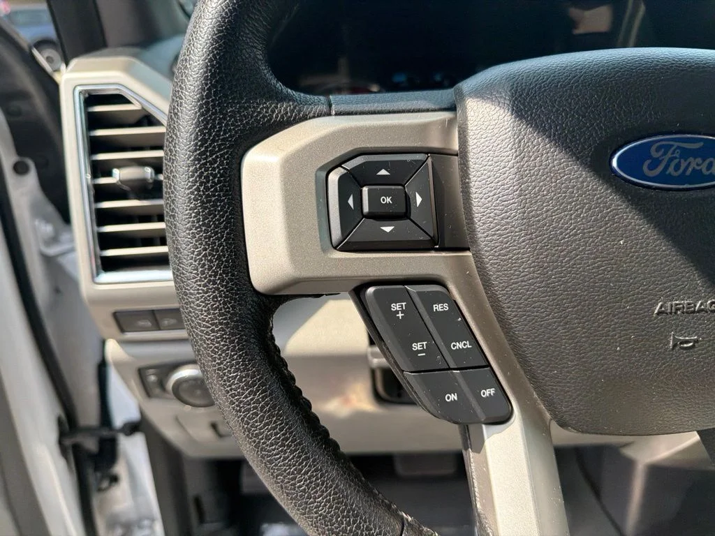 Used 2016 White Ford Lariat image 18