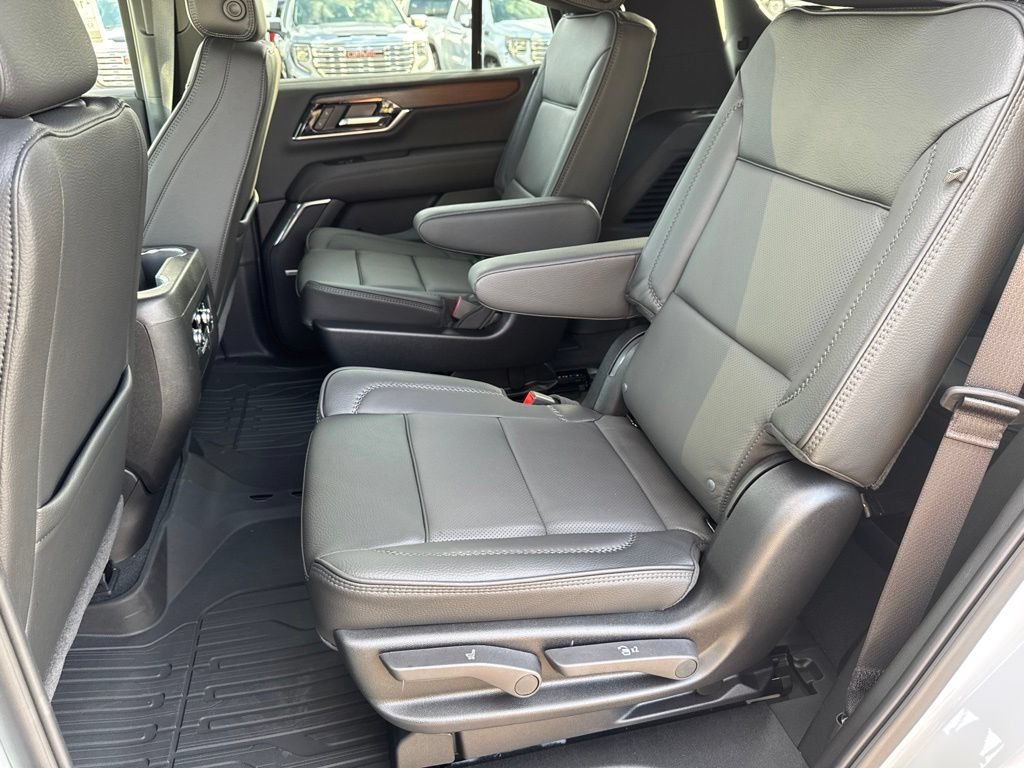 2026 GMC Yukon Denali - Photo 6