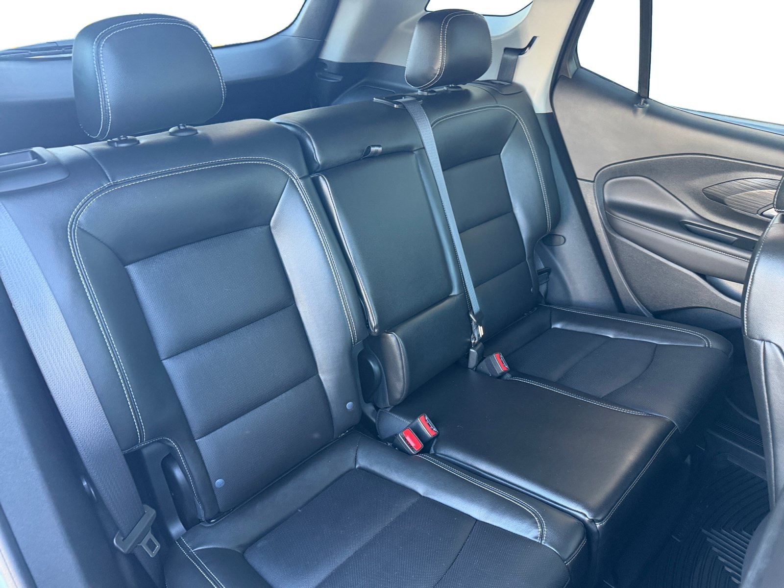 Used 2022 Summit White GMC SLT image 35