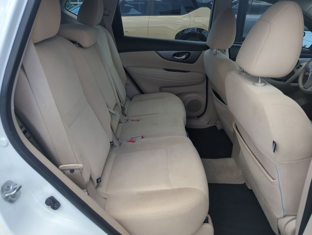 Used 2015 White Nissan SV image 31