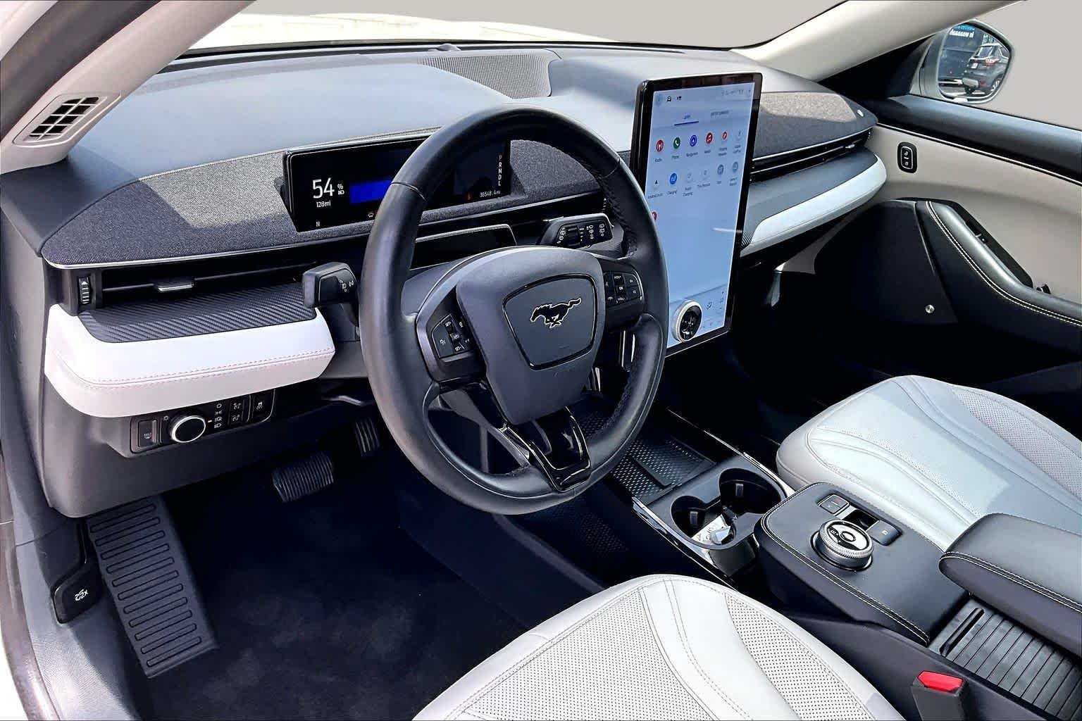 Used 2023 Star White Ford Premium image 17