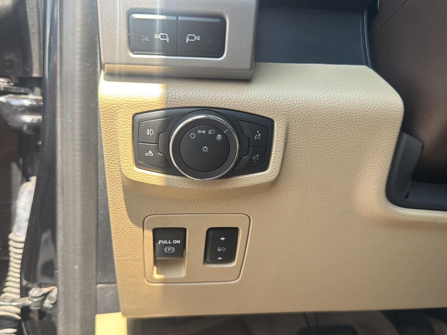 Used 2019 Agate Black Ford LARIAT image 15