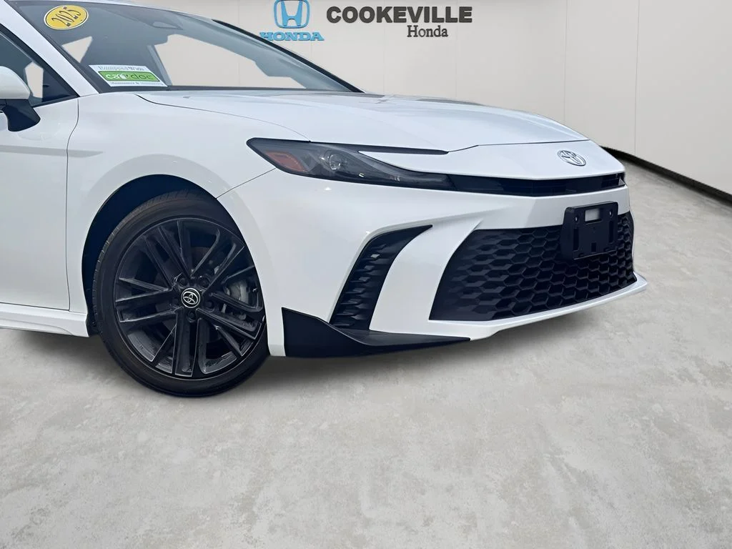 Used 2025 Ice Cap Toyota SE image 3