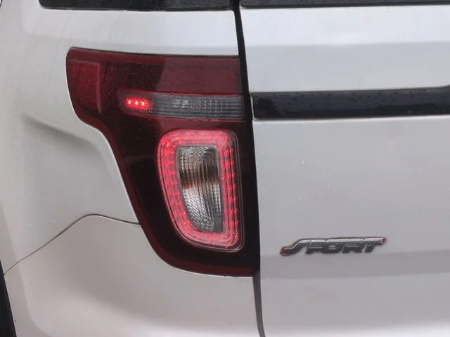 Used 2014 White Ford Sport image 21