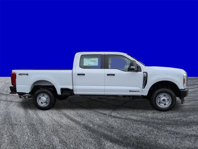 New 2026 Oxford White Ford F-350® XL image 3