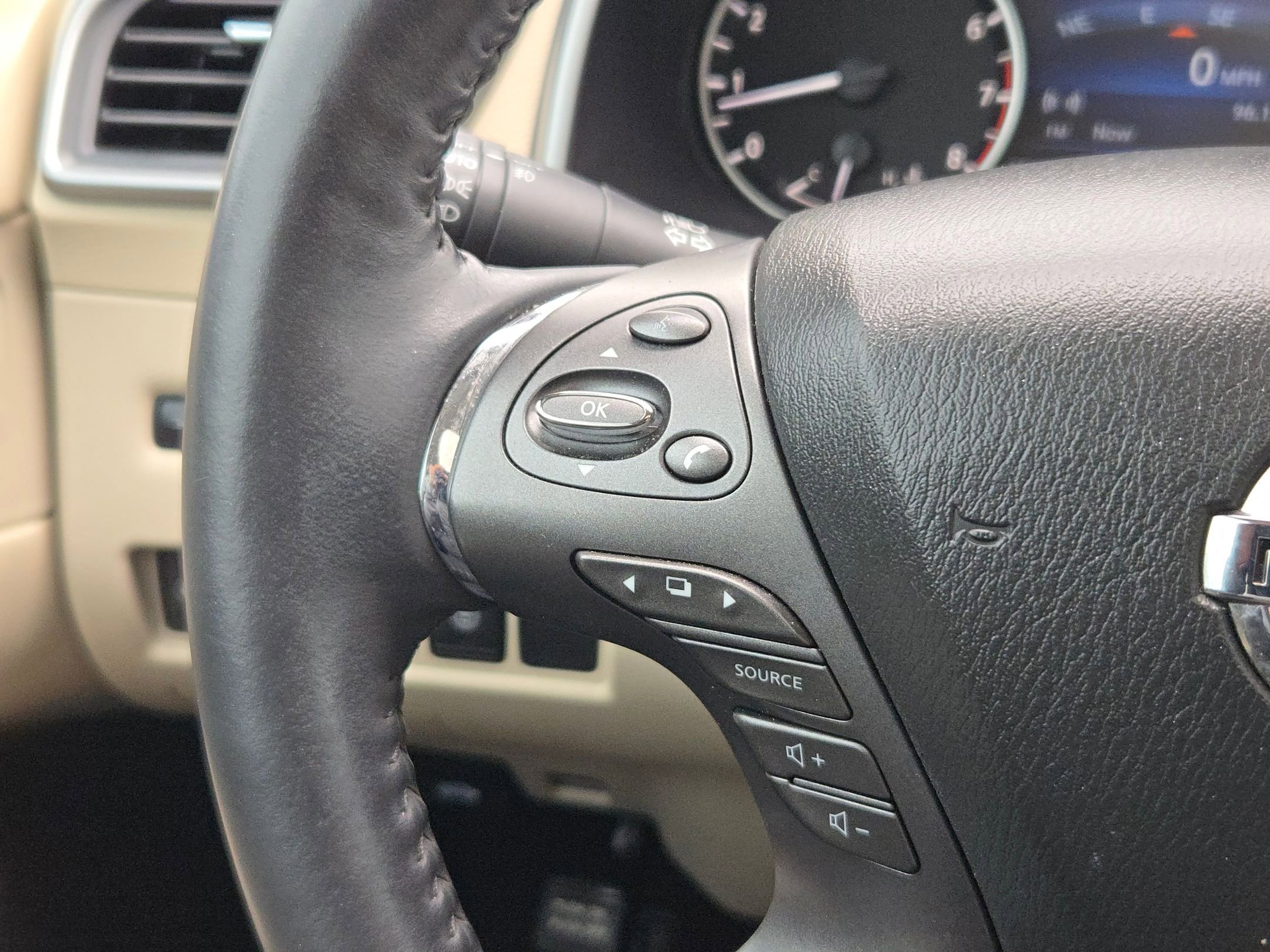 Used 2022 Pearl White Tricoat Nissan Platinum image 22