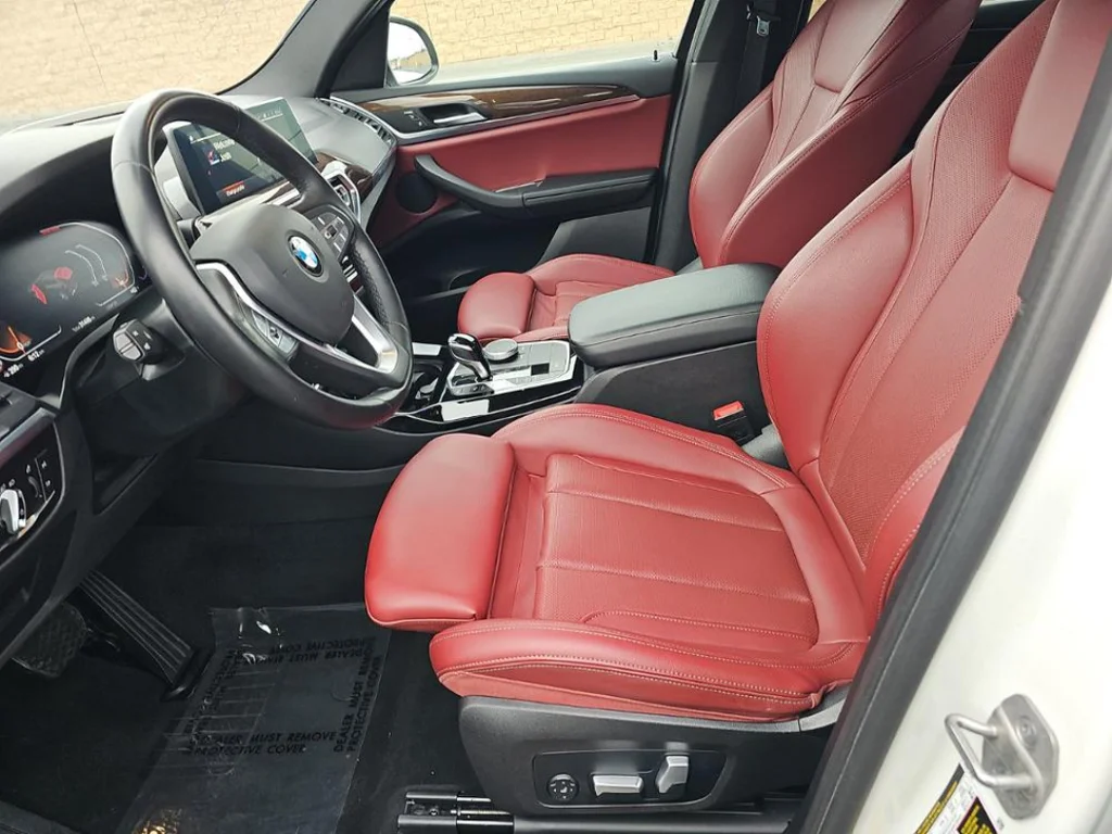 Used 2023 White BMW sDrive30i image 4