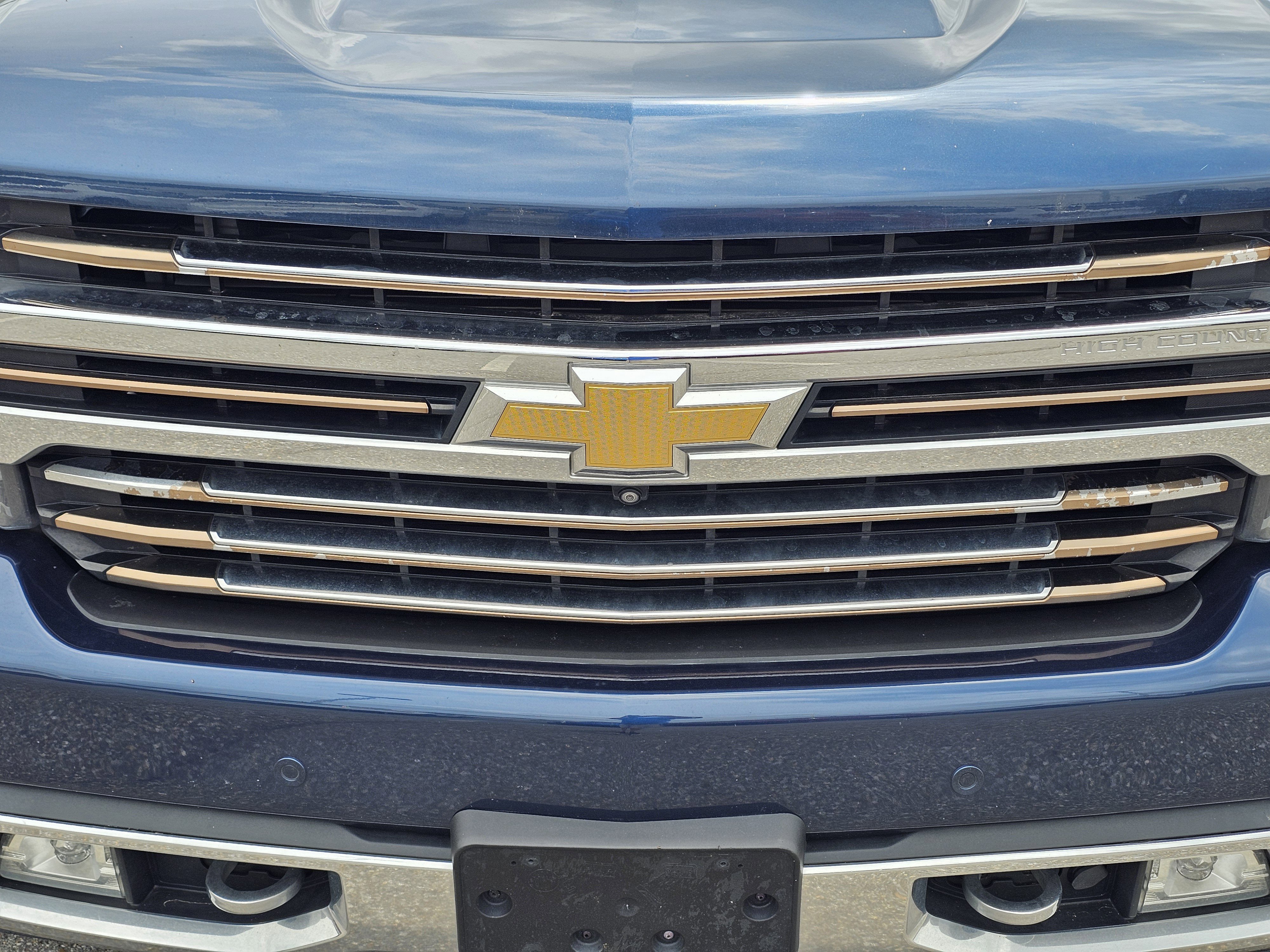 Used 2021 Northsky Blue Metallic Chevrolet High Country image 3