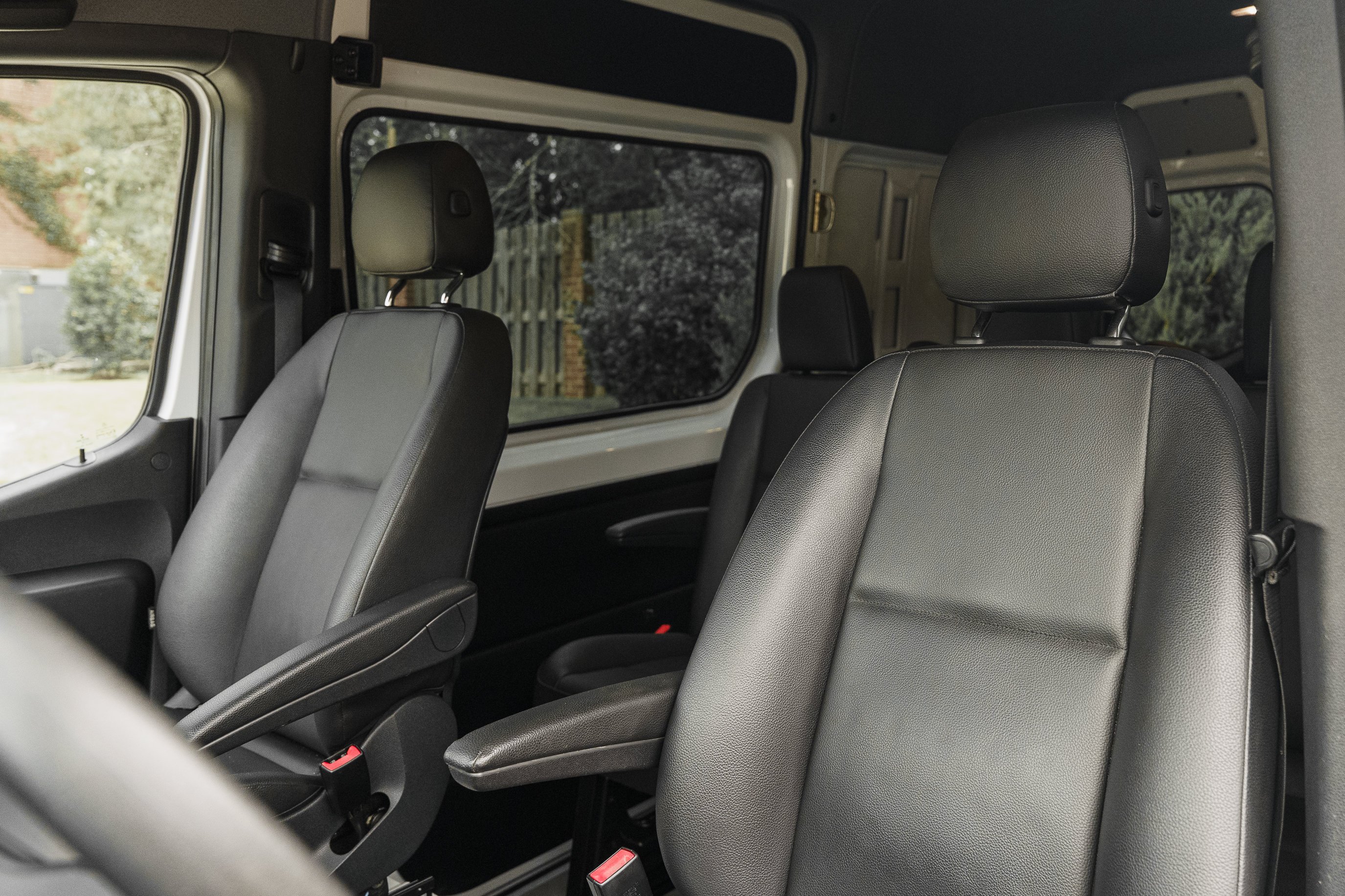 Used 2020 Arctic White Mercedes-Benz  image 17