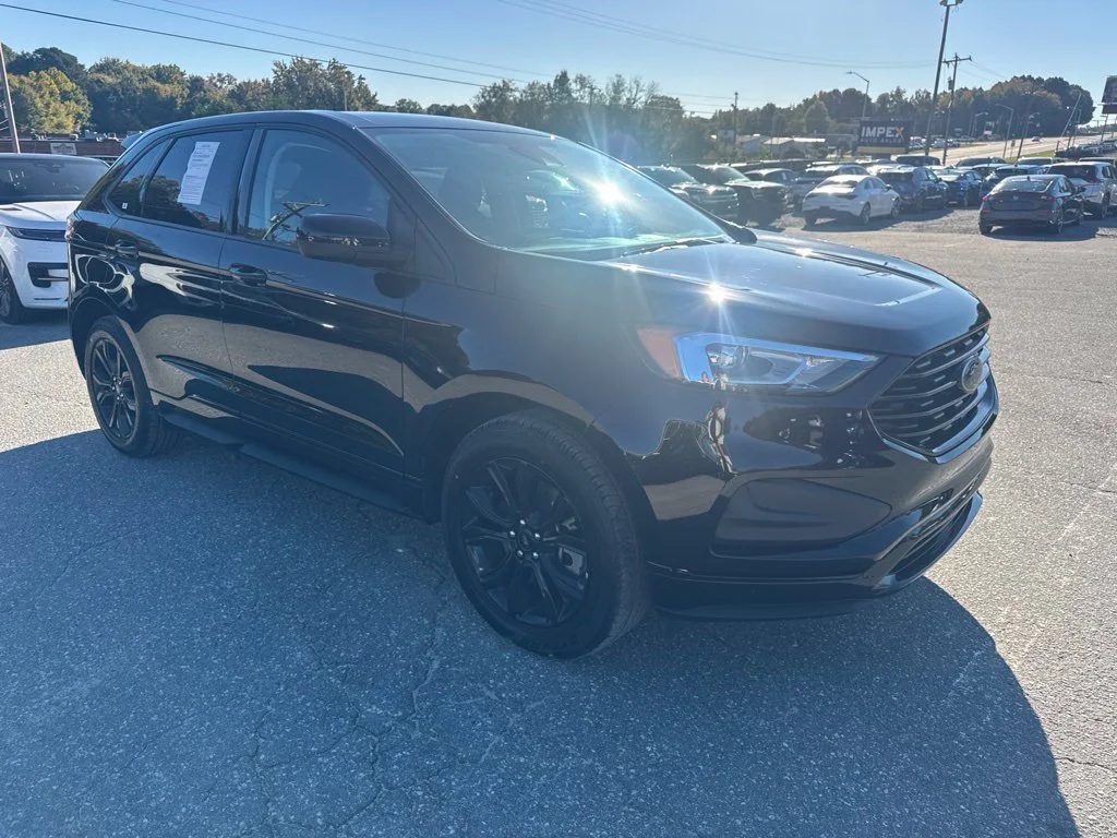 Used 2024 Black Ford SE image 8