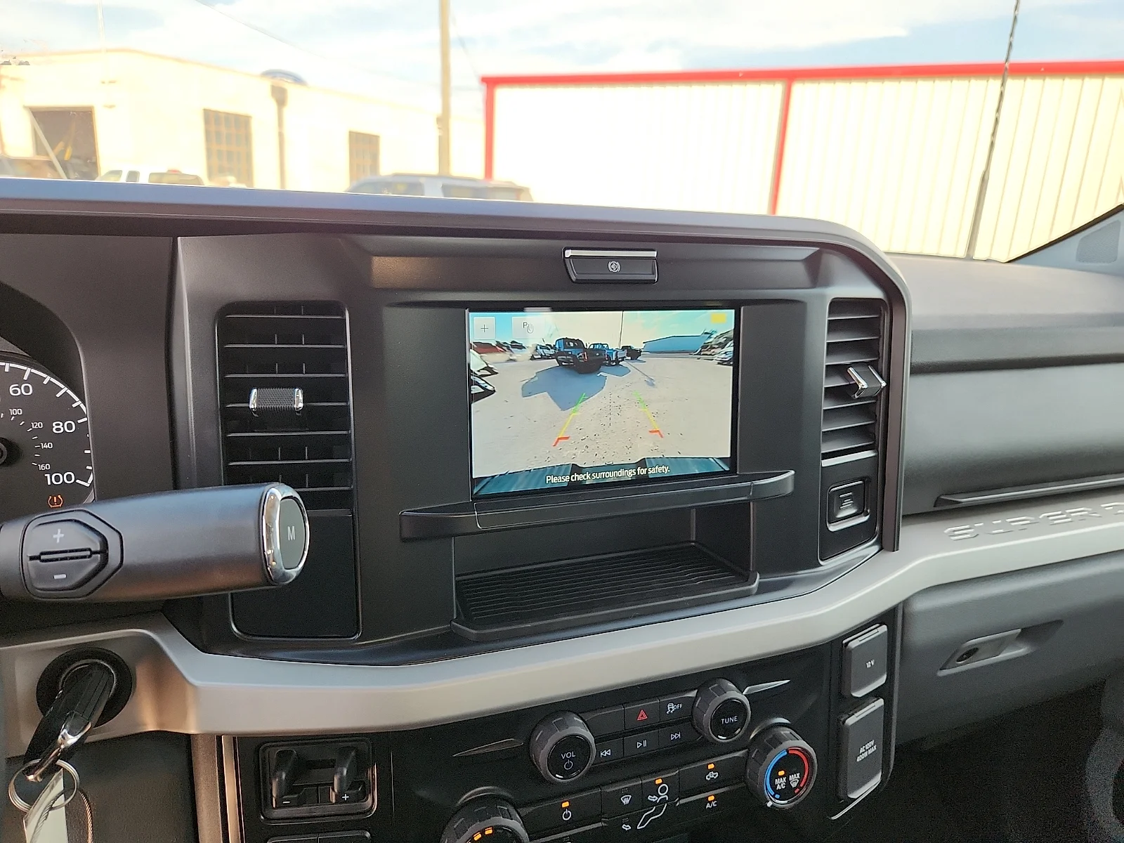 New 2027 Oxford White Ford XLT image 23