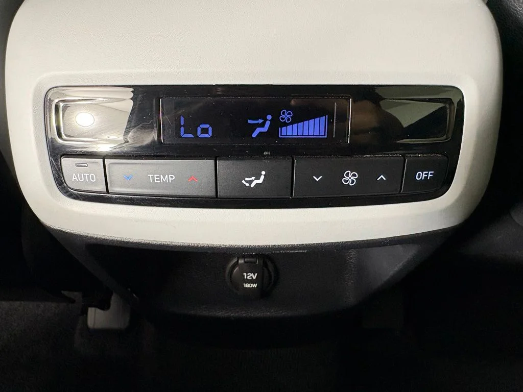 Used 2025 Black Hyundai SEL image 38