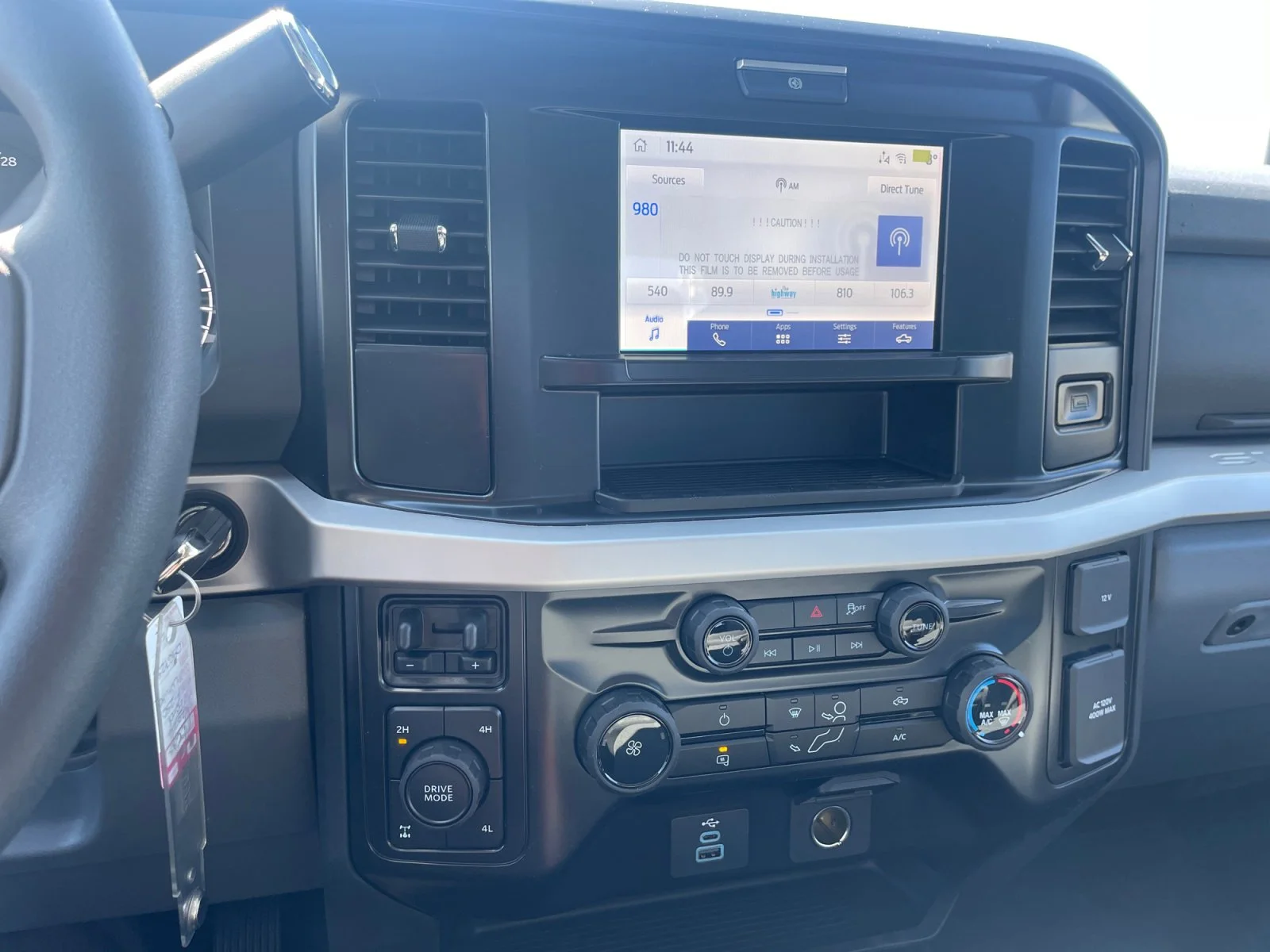 New 2026 Oxford White Ford XLT image 22