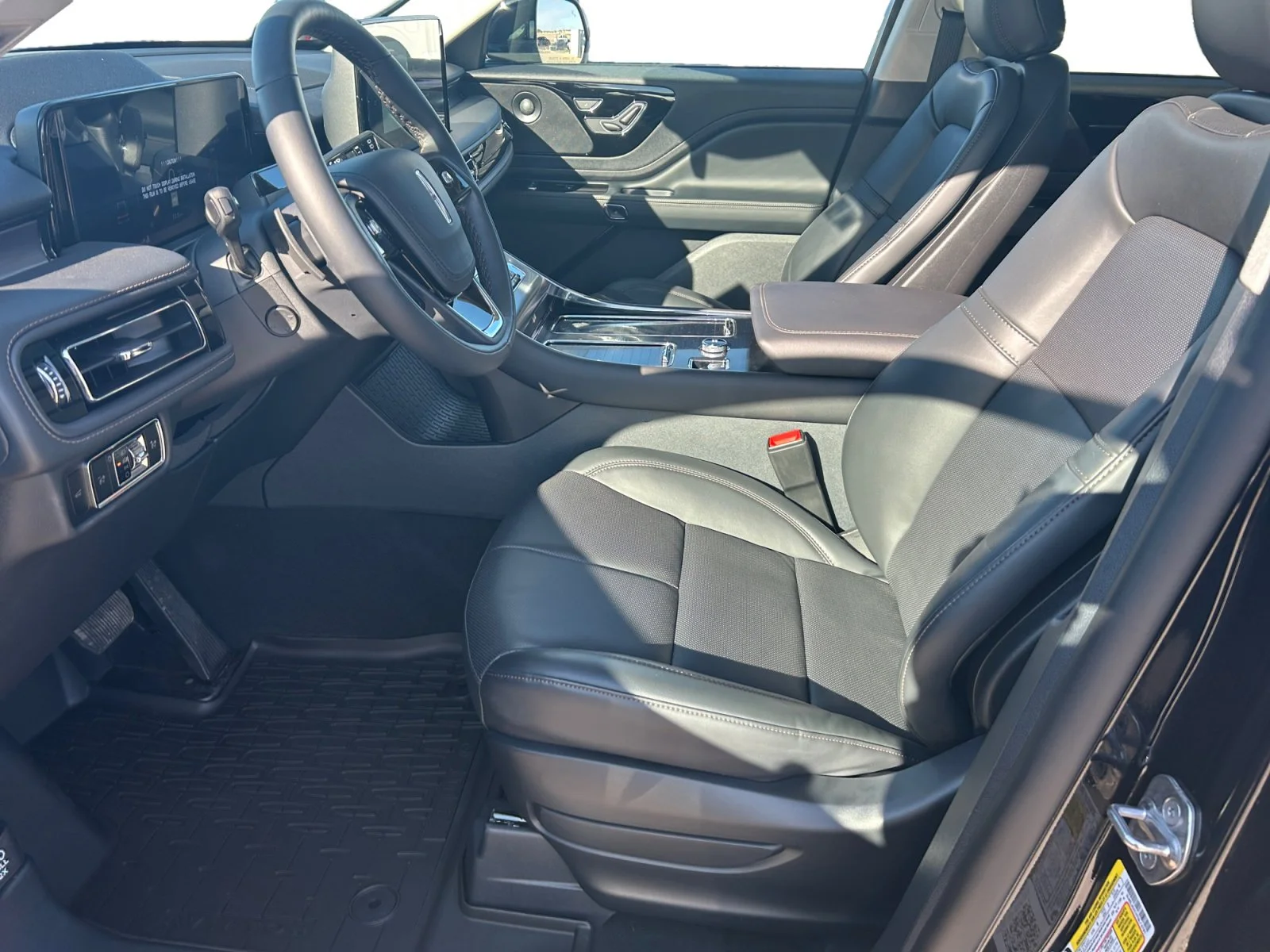 New 2026 Infinite Black Metallic Clearcoat Lincoln Premiere image 14