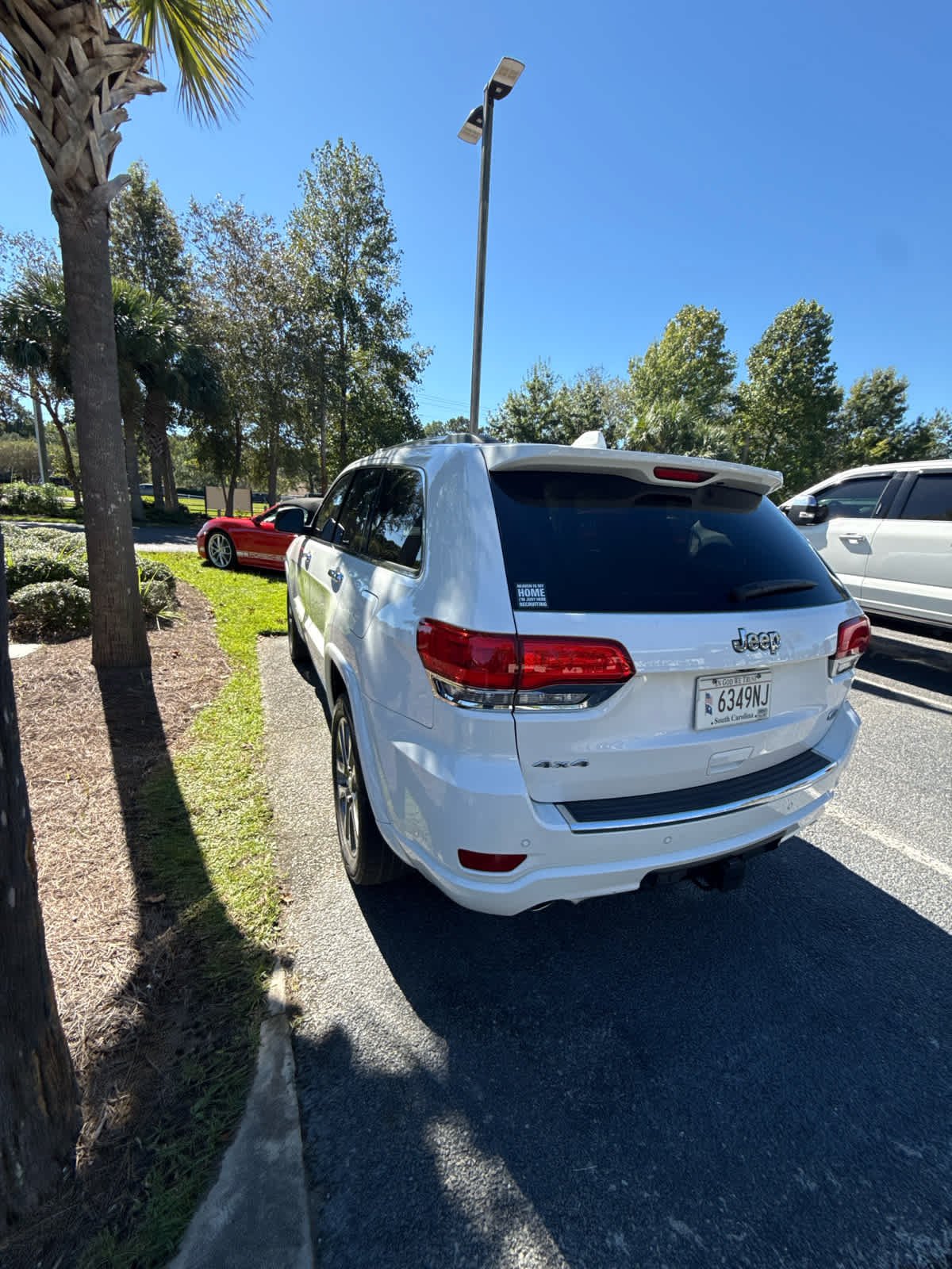 Used 2018 Bright White Clearcoat Jeep Overland image 4