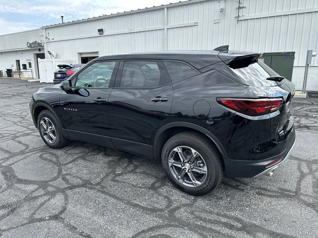 Used 2026 Black Chevrolet LT image 6