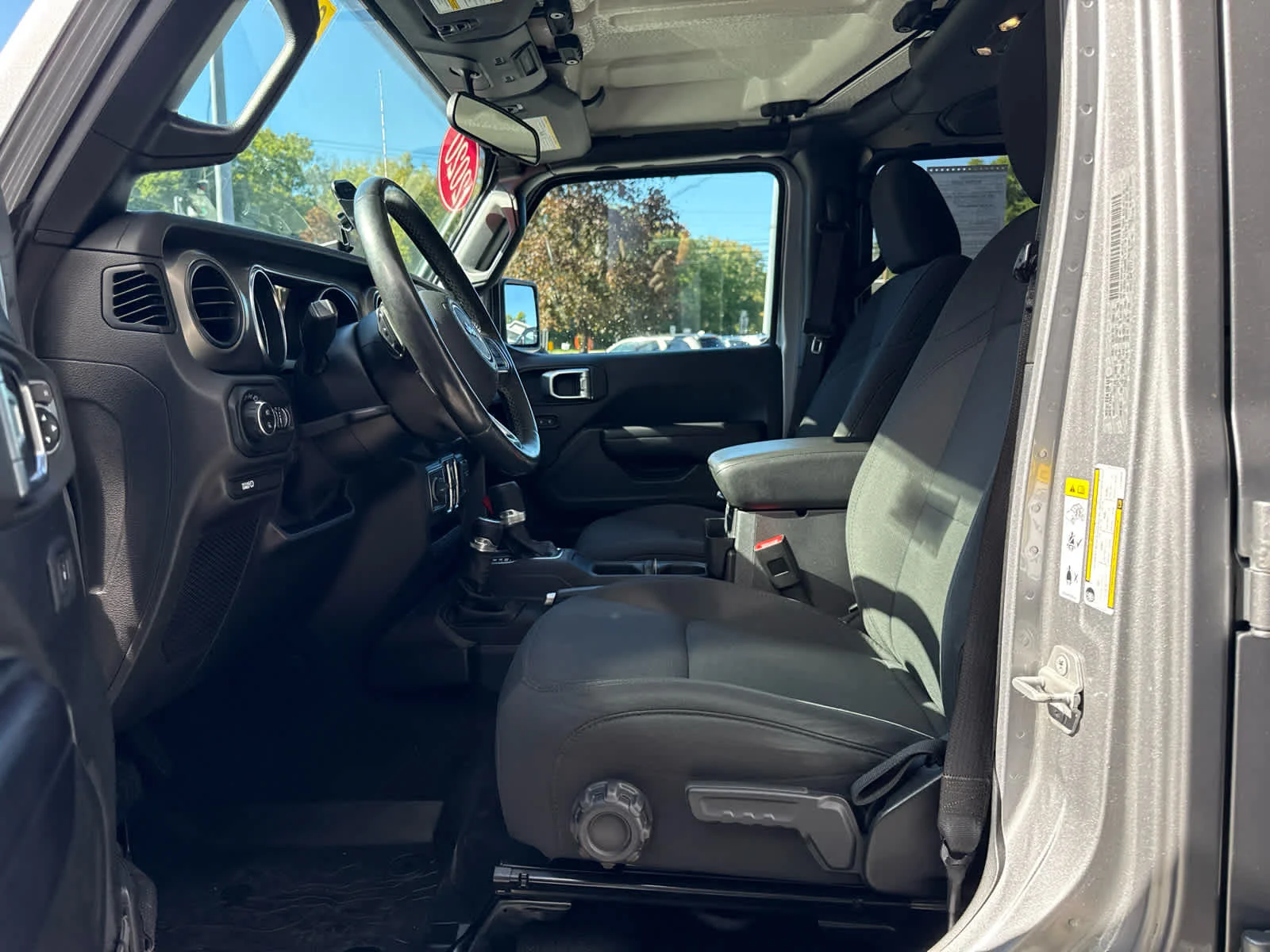 Used 2020 Billet Silver Metallic Clearcoat Jeep Sport S image 14