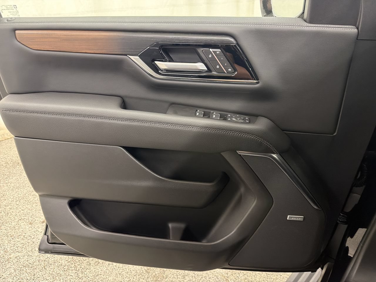 2027 GMC Yukon XL Denali - Photo 18