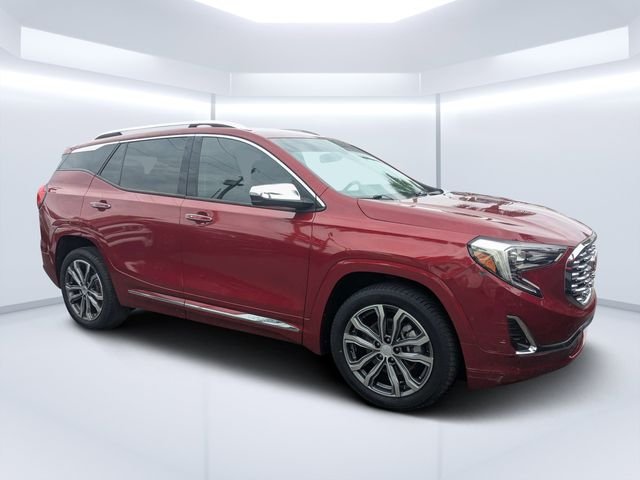 Used 2018 Red GMC Denali image 2