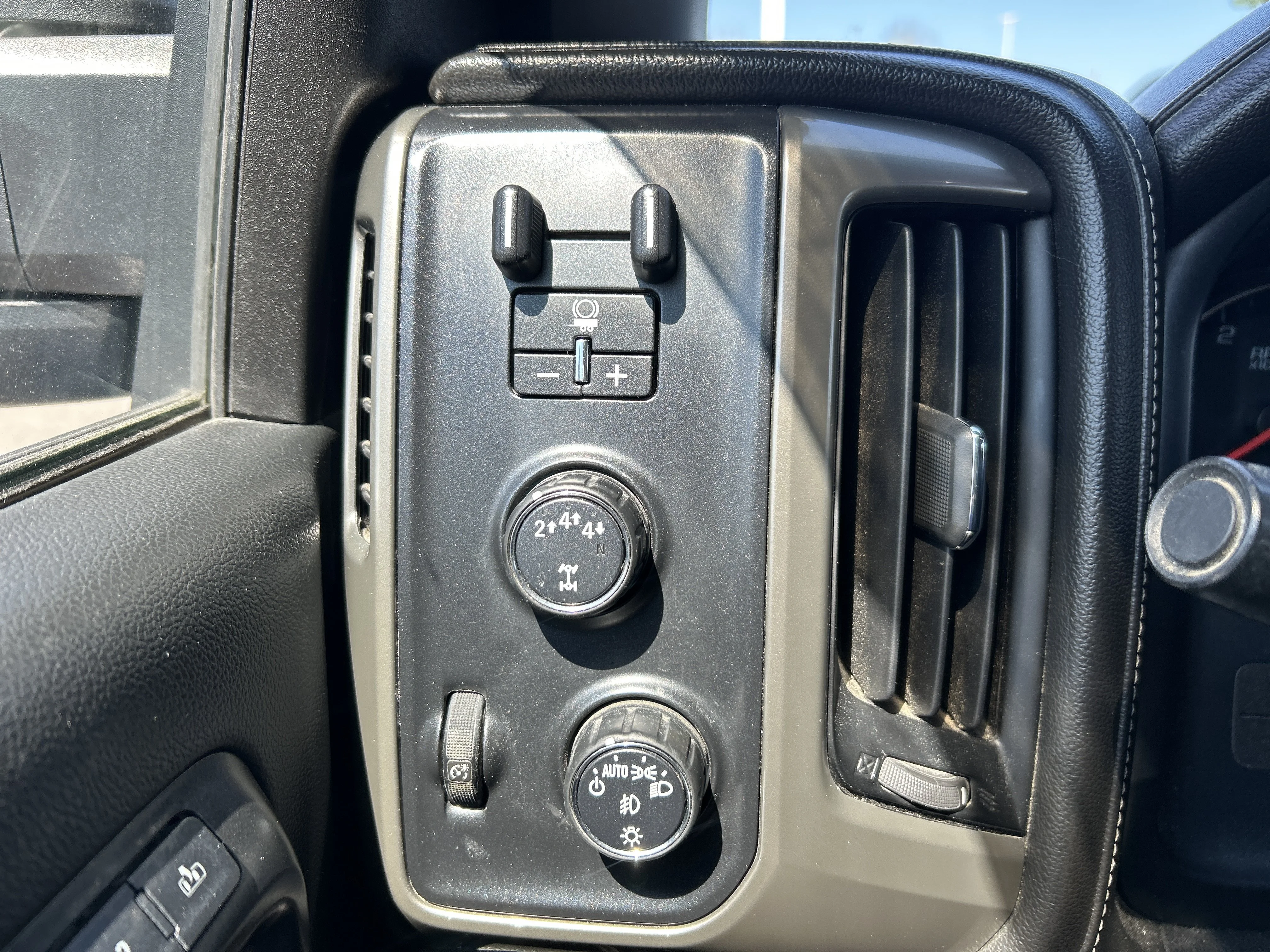 2018 Chevrolet Silverado 2500HD High Country - Photo 13