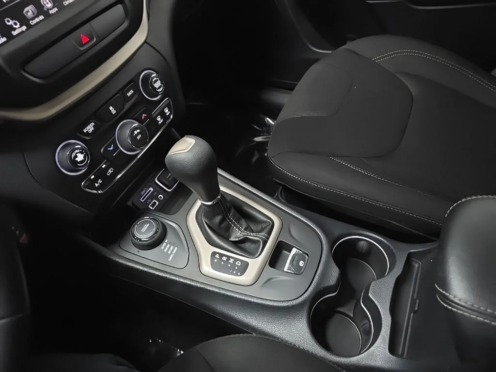 Used 2016 Beige Jeep Latitude image 26