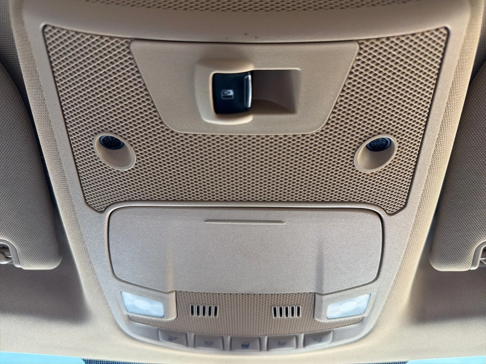 Used 2015 White Platinum Metallic Tri-Coat Ford Lariat image 32