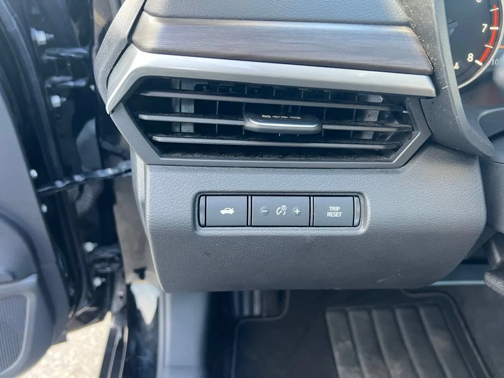 2025 Nissan Altima SV - Photo 12