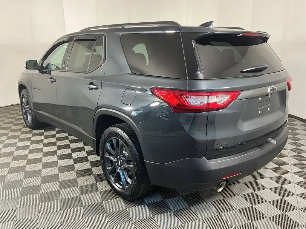 Used 2021 GRAPHITE METALLIC Chevrolet RS image 13