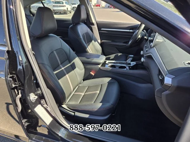 Used 2025 Super Black NISSAN 2.5 SR image 19
