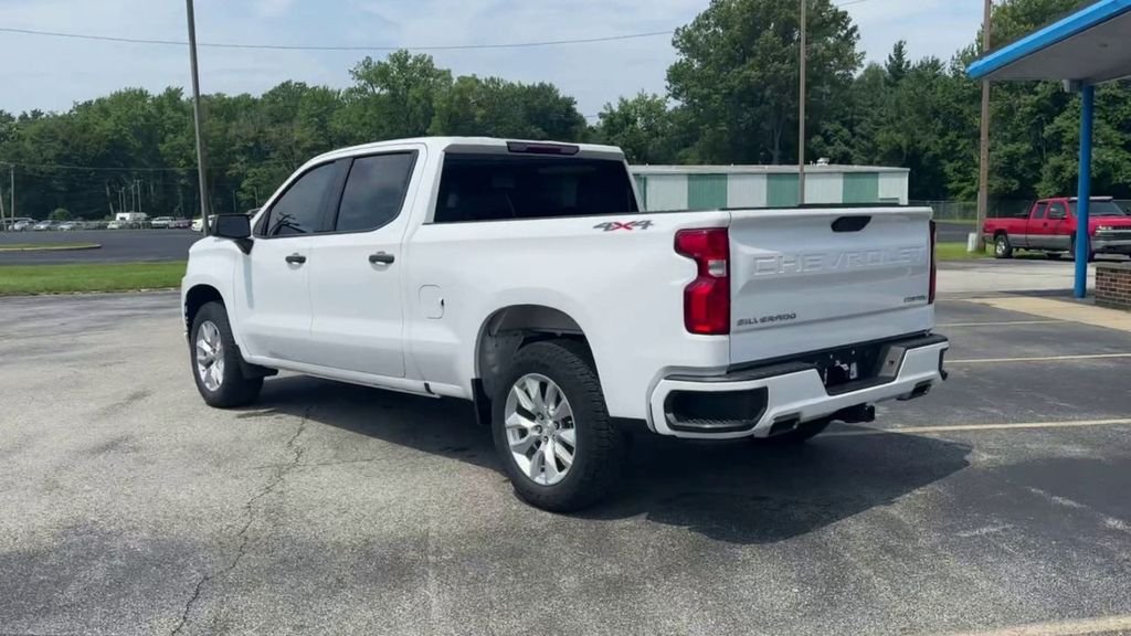 Used 2020 White Chevrolet Custom image 7