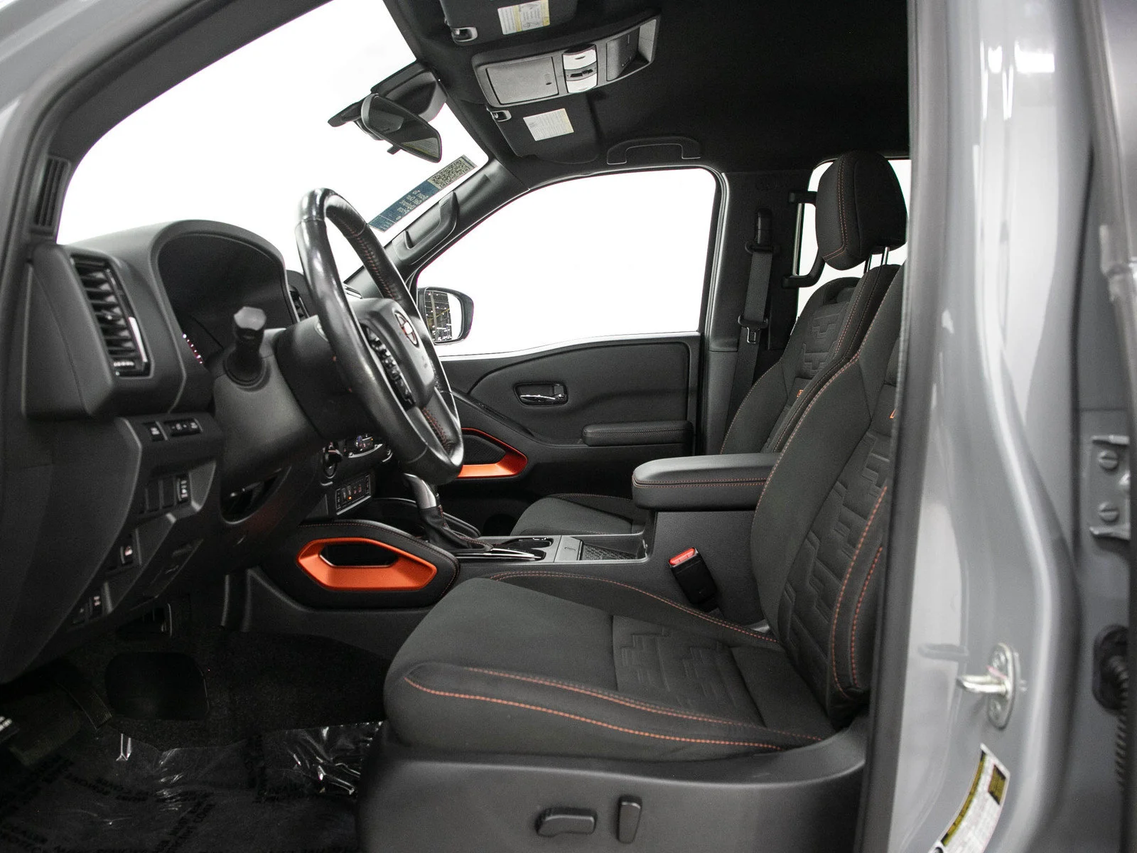 Used 2022 Boulder Gray Pearl Nissan PRO-4X image 23