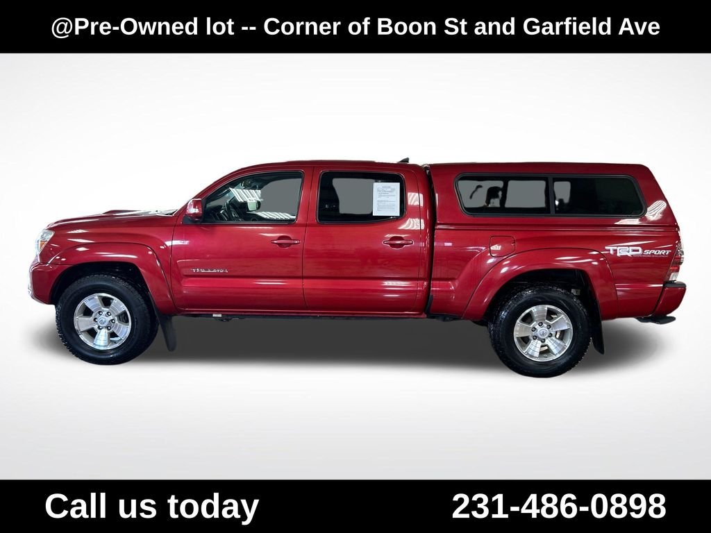 Used 2015 Red Toyota Base image 2