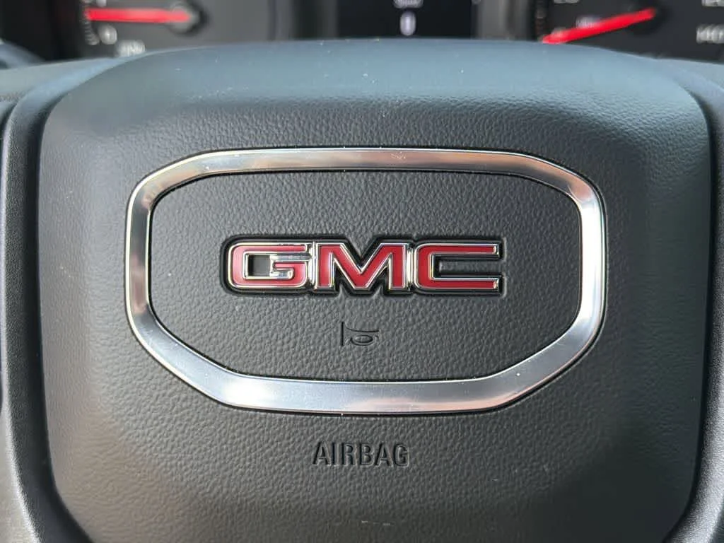New 2026 Summit White GMC Pro image 24