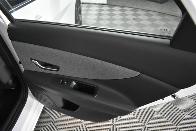 2025 Hyundai Elantra Limited - Photo 21