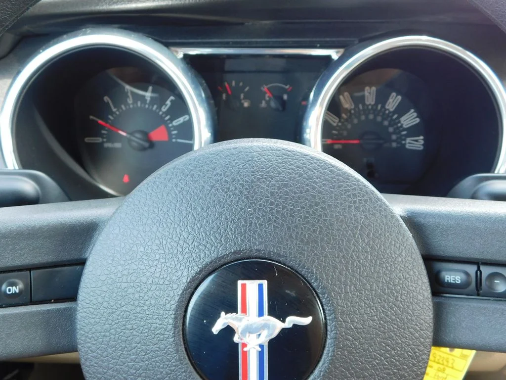 Used 2008 Black Ford V6 Premium image 25