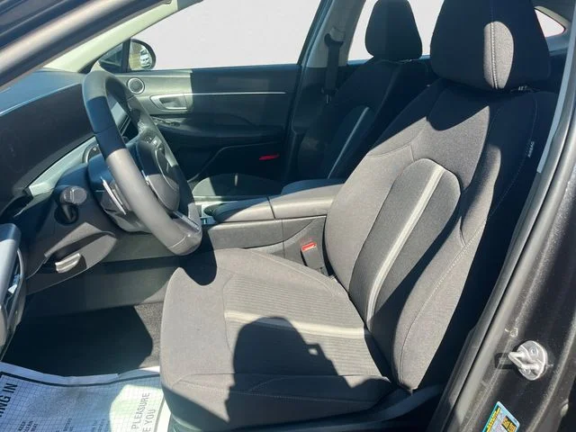 Used 2024 Gray Hyundai SEL image 9