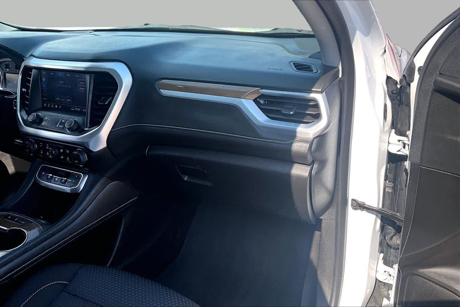 Used 2023 Summit White GMC SLE image 19