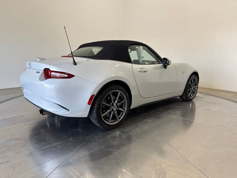 Used 2016 White Mazda Grand Touring image 7