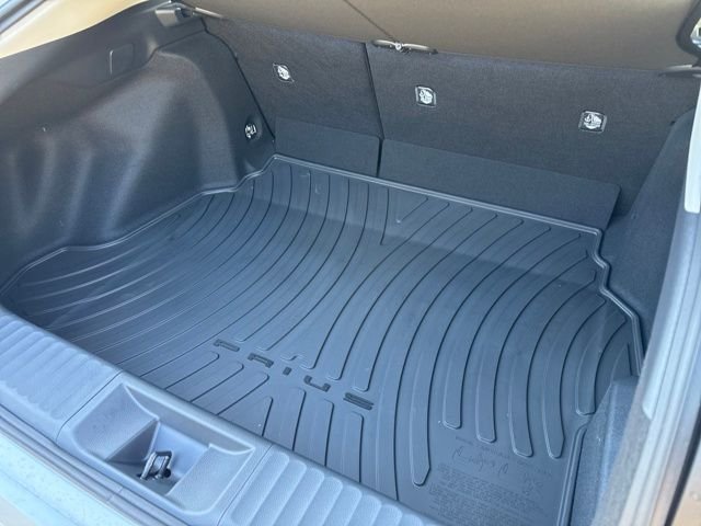 2026 Toyota Prius LE - Photo 24