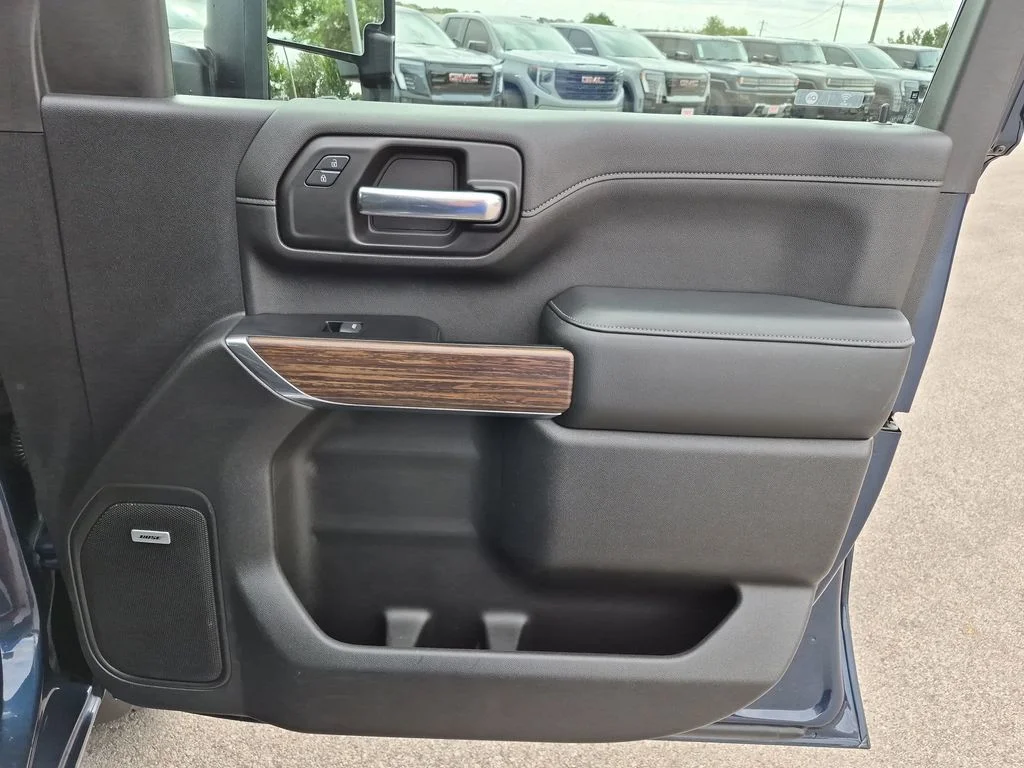 Used 2020 Blue Chevrolet High Country image 36
