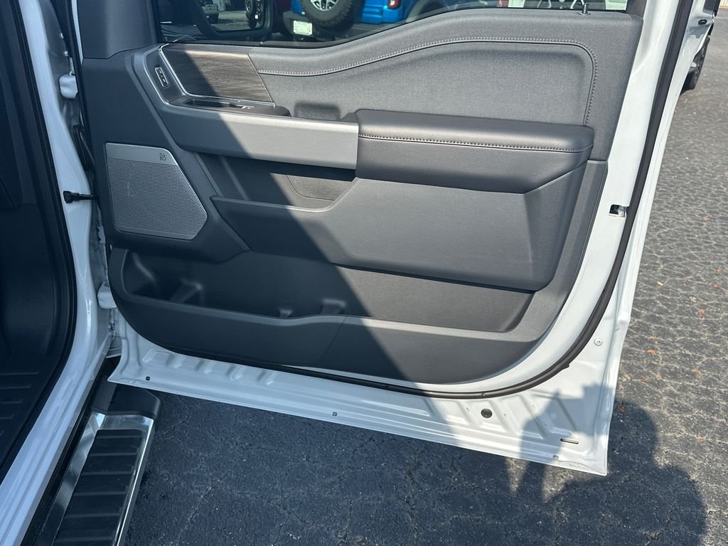 New 2025 White Ford Lariat image 14